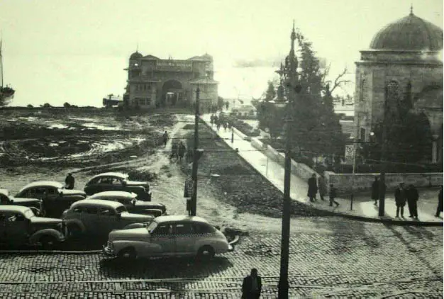 Barbaros Meydanı ve türbenin tarihî fotoğrafı