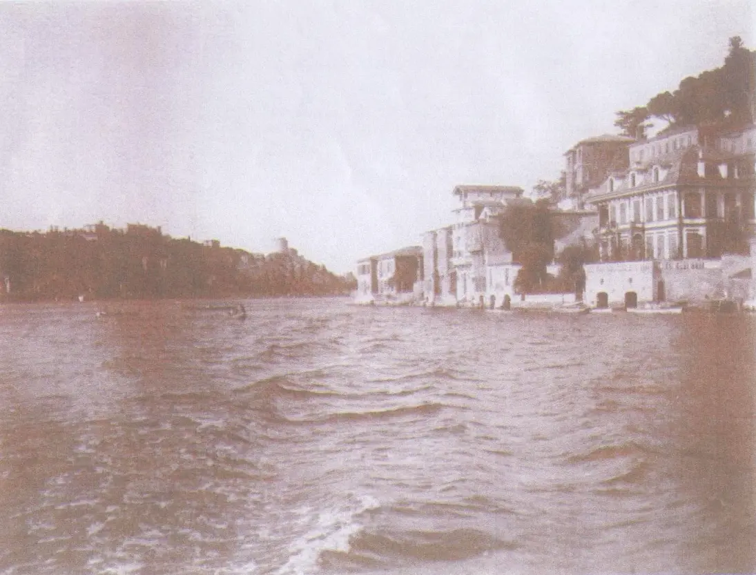 M. Meys fotoğrafında Kandilli sahili ve Clifton Yalısı çevresi