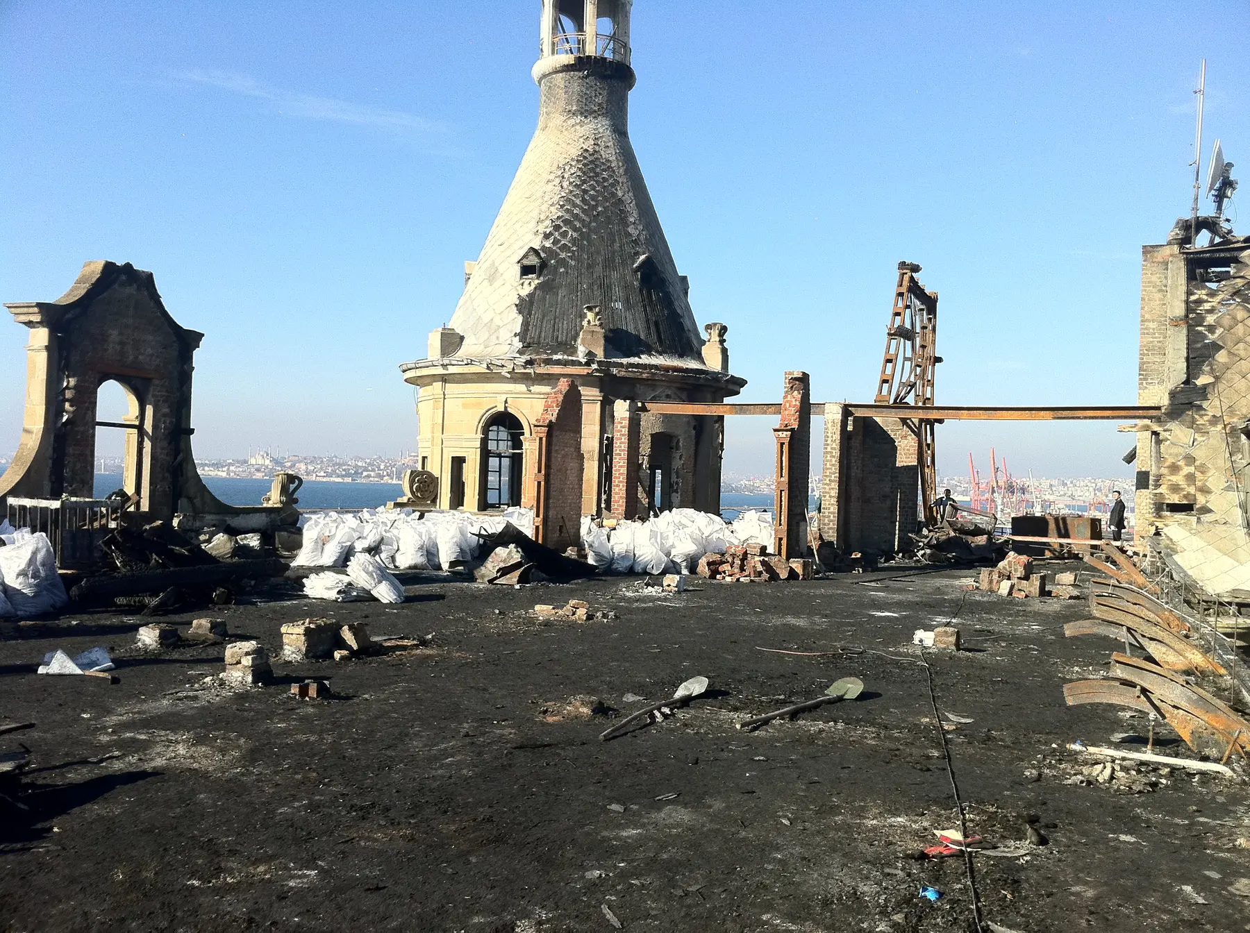 Haydarpaşa Garı kule çevresinin temizlik sonrası görünümü